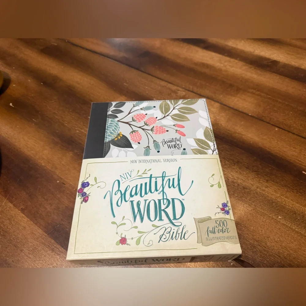 NIV, Beautiful Word Bible Journal Edition for Women 500 Full-Color Verses